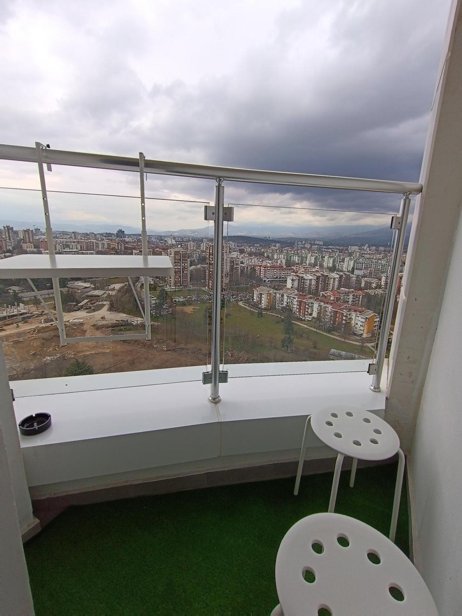 19Th & 18Th Floor Secure Apartments With Pool & Fitness & Parking Included In Price Skopie Exterior foto